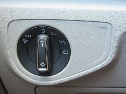 Used 2022 Volkswagen Atlas SE w/ Panoramic Sunroof Package image 38