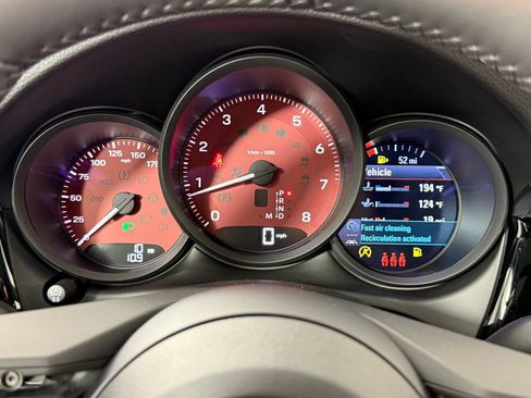 New 2026 Porsche Macan S image 24