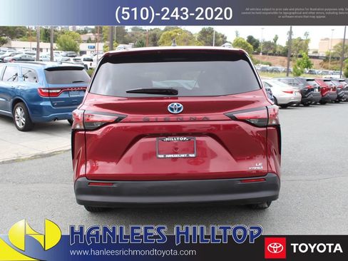 Used 2021 Toyota Sienna LE w/ LE Plus Package FWD image 8