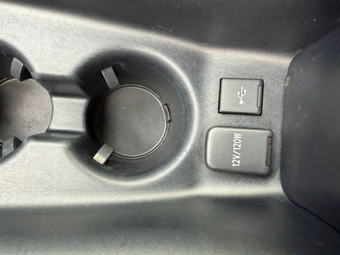 Used 2022 Toyota Prius LE image 25