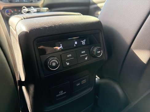 Used 2020 GMC Acadia Denali w/ Technology Package image 23