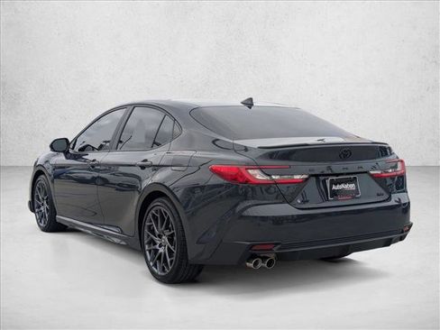 Used 2025 Toyota Camry SE FWD image 8