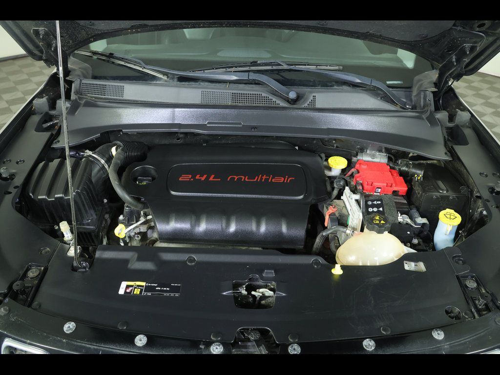 Used 2020 Jeep Compass Latitude w/ Popular Equipment Group AWD/4WD image 19