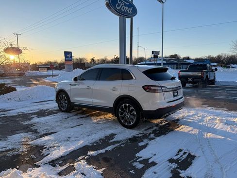 Used 2022 Lincoln Nautilus Reserve image 32