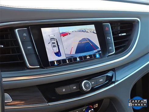 Used 2024 Buick Enclave Premium image 12