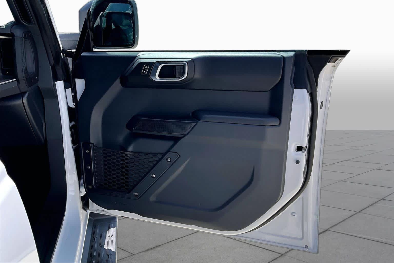 Used 2025 Ford Bronco Outer Banks AWD/4WD image 21