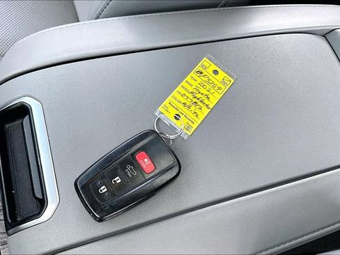 Used 2021 Toyota Highlander Limited image 36