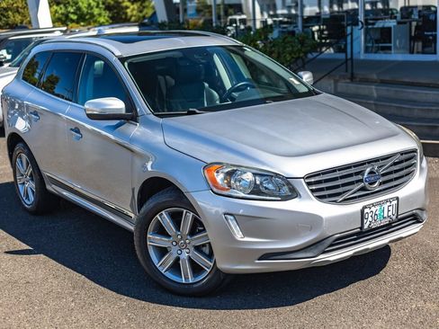 Used 2017 Volvo XC60 T5 Inscription AWD/4WD image 2
