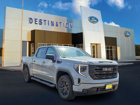 Used 2024 GMC Sierra 1500 Elevation w/ LPO, Elevation Black Package image 4