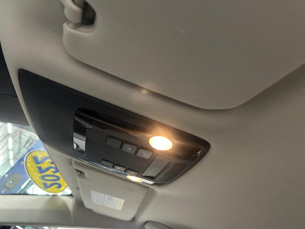 Used 2022 Kia Carnival LX FWD image 27