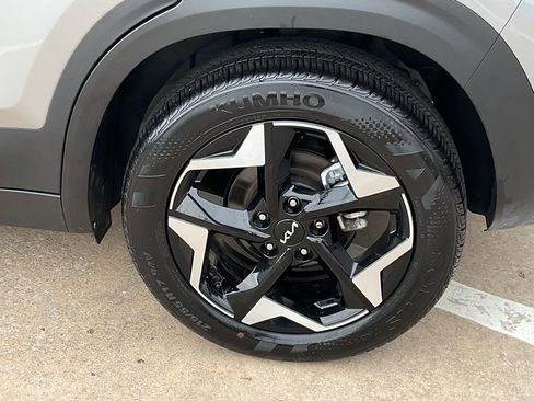 Used 2025 Kia Seltos S image 8