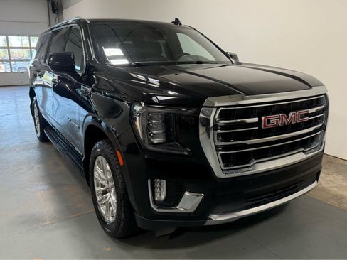 Used 2023 GMC Yukon XL SLT AWD/4WD image 5