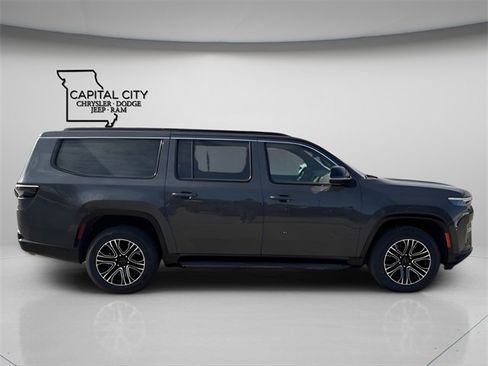 New 2026 Jeep Grand Wagoneer L 4WD w/ Premium Group I image 11