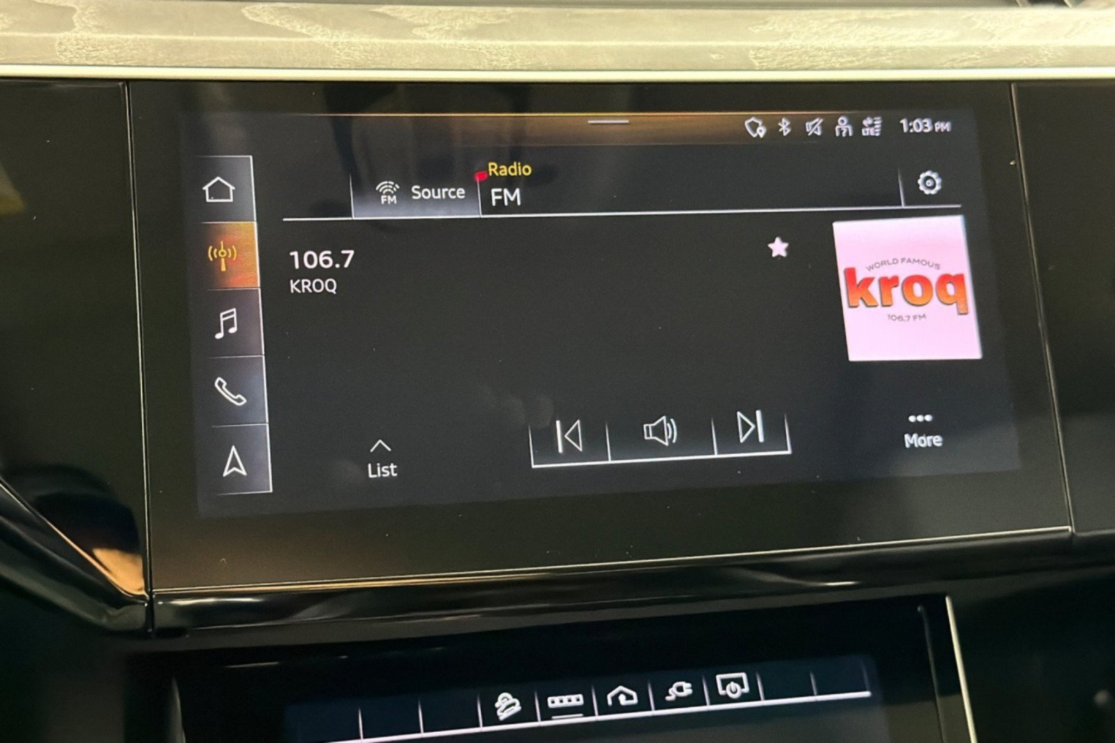Used 2024 Audi Q8 e-tron Premium AWD/4WD image 16