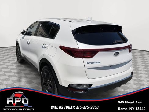 Used 2022 Kia Sportage LX w/ LX AWD Value Edition Package image 2