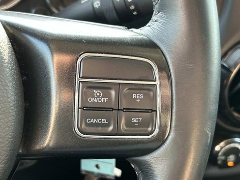 Used 2017 Jeep Wrangler Unlimited Rubicon image 33