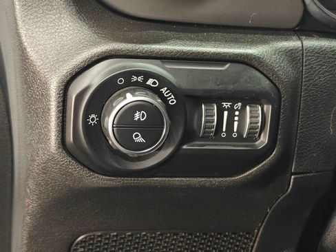 Used 2021 Jeep Gladiator Willys image 43