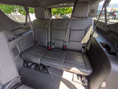 Used 2025 Chevrolet Suburban Z71 AWD/4WD image 31
