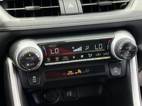 Used 2024 Toyota RAV4 XLE FWD image 18