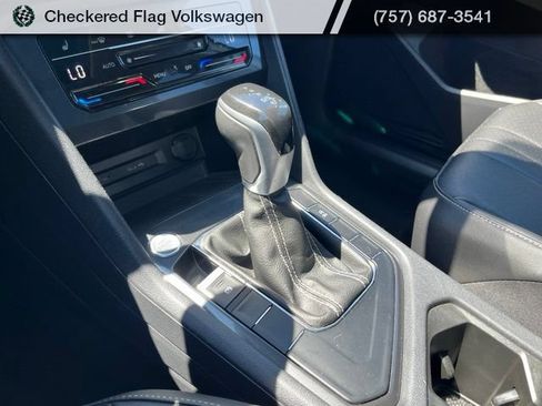 Used 2022 Volkswagen Tiguan SE FWD image 43