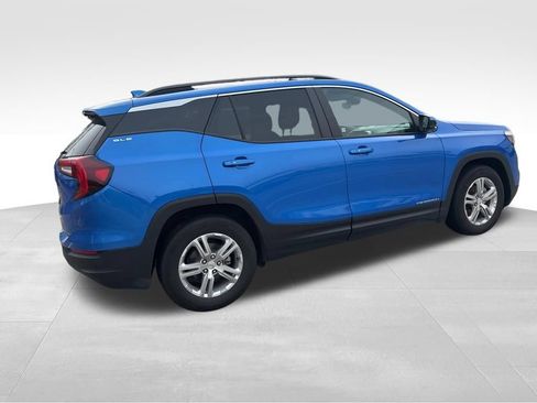 Used 2024 GMC Terrain SLE w/ Driver Convenience Package FWD image 18