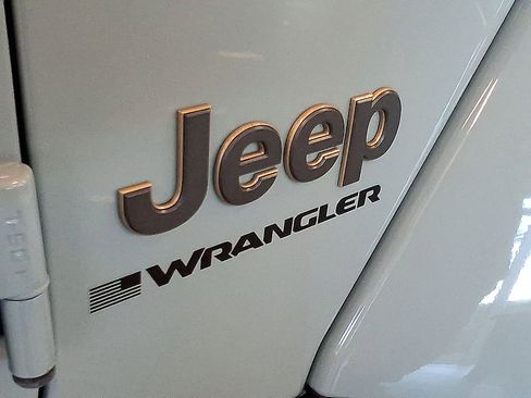 Used 2024 Jeep Wrangler Unlimited Rubicon 392 AWD/4WD image 30