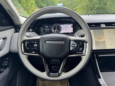 Used 2025 Land Rover Range Rover Velar Dynamic SE AWD/4WD image 22