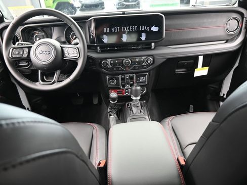 Used 2026 Jeep Wrangler Unlimited Rubicon image 29
