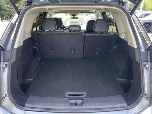 Used 2025 Nissan Rogue SV w/ SV Premium Package FWD image 43