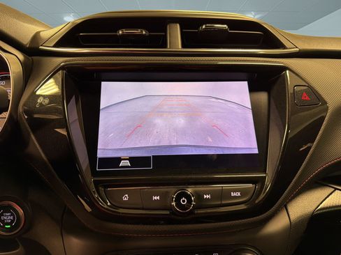 Used 2021 Chevrolet TrailBlazer RS w/ Technology Package FWD image 18