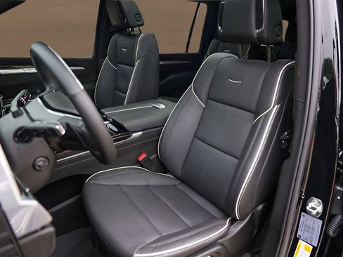 Certified 2025 Cadillac Escalade ESV Premium Luxury w/ Touring Package AWD/4WD image 7