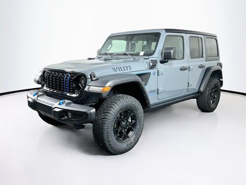 Used 2024 Jeep Wrangler Unlimited AWD/4WD image 3