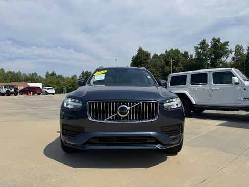 Used 2020 Volvo XC90 T6 Momentum AWD/4WD image 2
