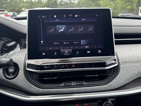 Certified 2023 Jeep Compass Latitude AWD/4WD image 5