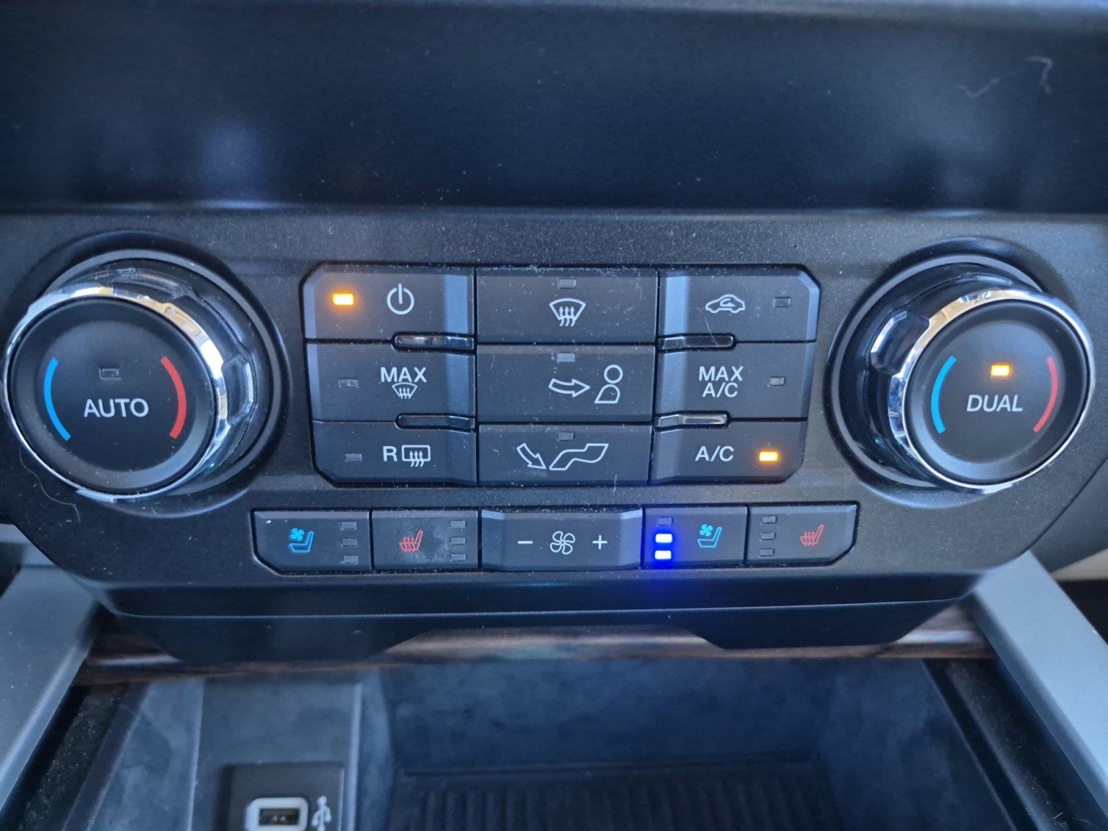 Used 2019 Ford F150 Lariat w/ Equipment Group 501A Mid AWD/4WD image 32