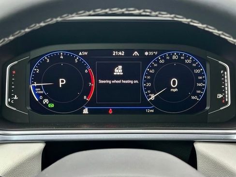 New 2026 Volkswagen Taos SEL AWD/4WD image 34