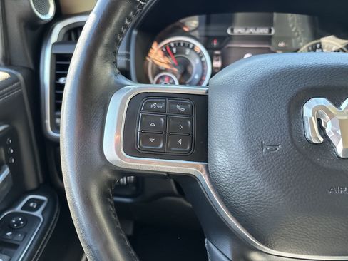 Used 2019 RAM 2500 Laramie AWD/4WD image 10