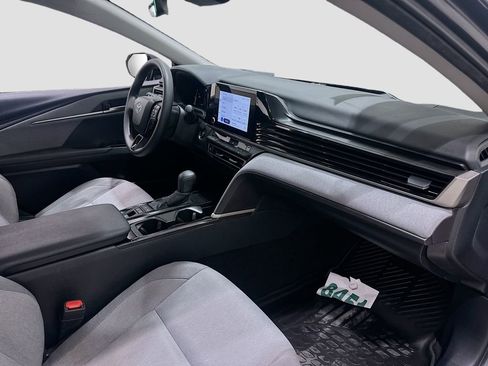 Used 2025 Toyota Camry LE FWD image 28