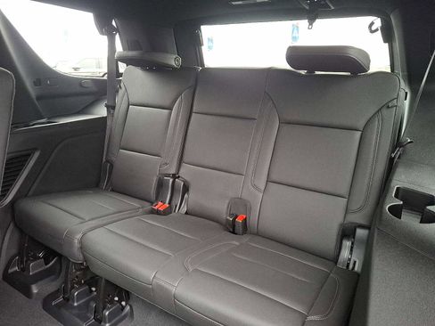 Used 2024 Chevrolet Tahoe Z71 w/ Luxury Package image 11