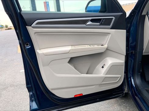 Used 2018 Volkswagen Atlas SEL w/ R-Line Package AWD/4WD image 22