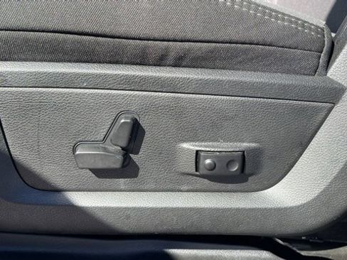 Used 2024 RAM 2500 Big Horn w/ Bed Utility Group image 13