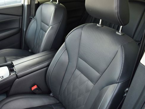 Used 2025 Nissan Rogue Platinum w/ Platinum Premium Package FWD image 27