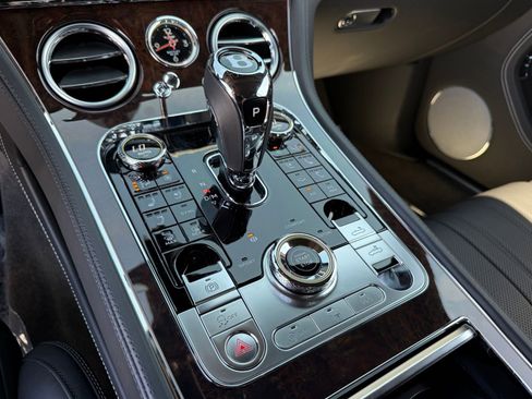 Used 2021 Bentley Continental GT image 35