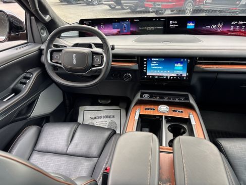 New 2025 Lincoln Navigator L Black Label AWD/4WD image 30