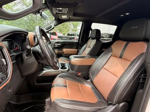 Used 2020 Chevrolet Silverado 1500 High Country w/ Technology Package AWD/4WD image 26