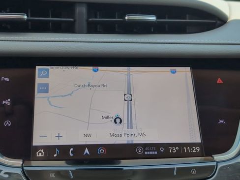 Used 2022 Cadillac XT6 Premium Luxury w/ Technology Package FWD image 17