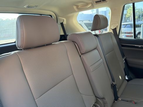Certified 2023 Lexus GX 460 Premium w/ Premium Package AWD/4WD image 39