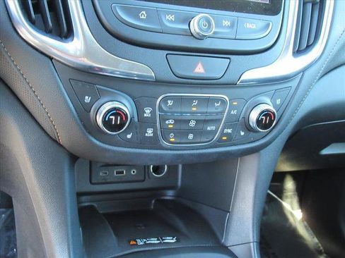 Used 2019 Chevrolet Equinox Premier image 25