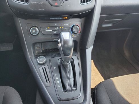Used 2016 Ford Focus SE FWD image 19