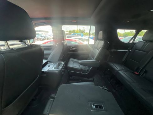 Used 2021 Chevrolet Suburban RST w/ Luxury Package AWD/4WD image 6